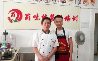 什么季節(jié)吃好火鍋?zhàn)詈茫砍曰疱佊惺裁醋⒁馐马?xiàng)？