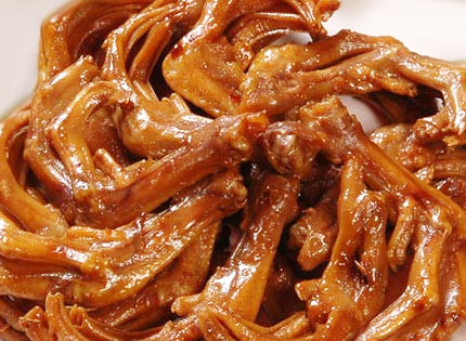鹵菜出鍋就發(fā)黑，抹鹵水VS抹鹵油哪個(gè)好？