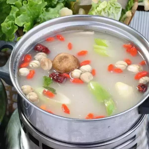 秋天到了，學(xué)學(xué)這5款火鍋湯底的做法吧！