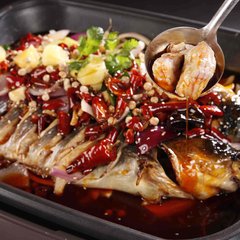 烤魚時(shí)，萬萬不可直接刷油烤！多加這1步，美味極了，還去腥