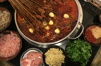 串串香做法配方，串串香培訓(xùn)哪個好，學(xué)做串串香技術(shù)