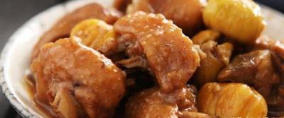 板栗燒雞最好吃的做法，簡(jiǎn)單美味又下飯，看看你喜歡吃不？