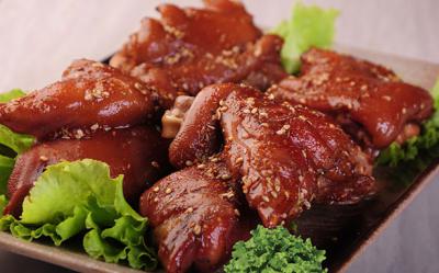 四川特色烤豬蹄技術(shù)培訓(xùn)，用法考究美容之佳品