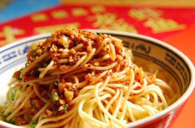 夏季小吃涼面培訓(xùn)哪里有？清爽可口令食客流連忘返