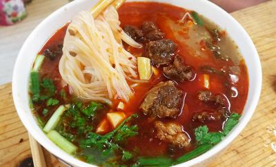 火鍋米線技術(shù)培訓哪里好？麻辣鮮香地道重慶味