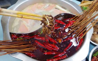 四川甘孜串串香技術(shù)培訓(xùn)學(xué)校多少錢？