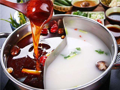 成都火鍋技術(shù)培訓(xùn)班哪里靠譜？親手反復(fù)制作鍋底