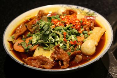 盤盤干拌麻辣燙技術(shù)做法哪里靠譜？高湯底料技巧培訓(xùn)
