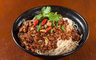 雜醬面培訓(xùn)哪個好？從配料到烹飪