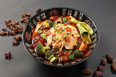 冒菜培訓(xùn)班哪家好價(jià)格便宜？炒制底料的注意事項(xiàng)