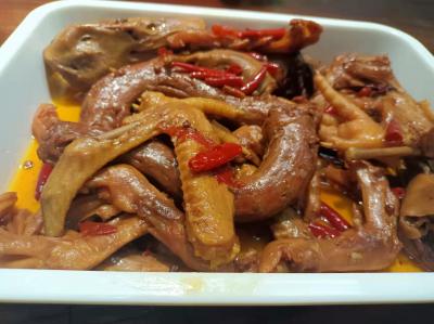  絕味鹵菜技術(shù)培訓(xùn)班哪里好？培訓(xùn)理論和實踐結(jié)合