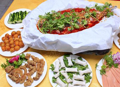 成都小吃培訓(xùn)費(fèi)用，紙包魚技術(shù)培訓(xùn)哪里專業(yè)？