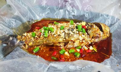  成都特色餐飲培訓(xùn)學(xué)校，哪里可以學(xué)正宗紙包魚技術(shù)培訓(xùn)？