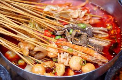 冷鍋串串技術(shù)培訓(xùn)班多少錢？探秘成都砂鍋串串內(nèi)幕！