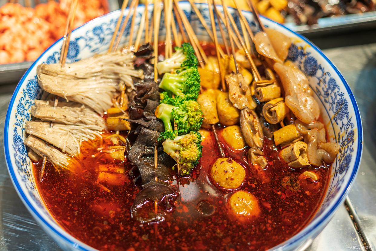 成都辣鹵串串j技術(shù)培訓(xùn)哪家好？四川成都串串香培訓(xùn)班,