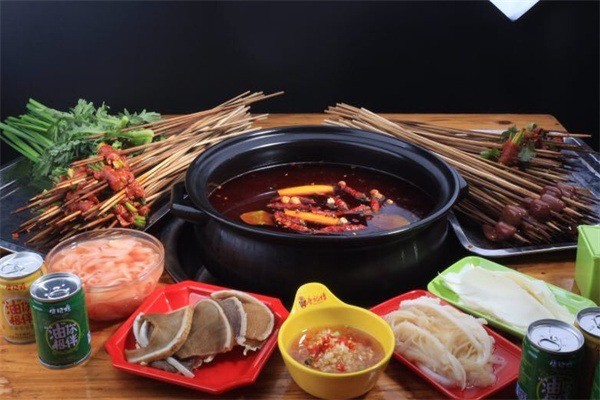 四川成都串串香培訓(xùn)班哪家好？串串香底料技術(shù)培訓(xùn)哪家好？