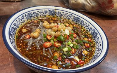 酸辣粉培訓哪家味道好？  成都酸辣粉培訓哪家味道好？